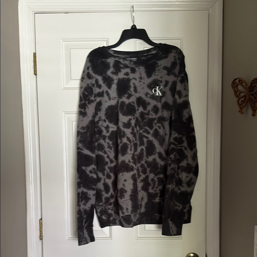 Calvin Klein Black and Gray Crewneck Sweater